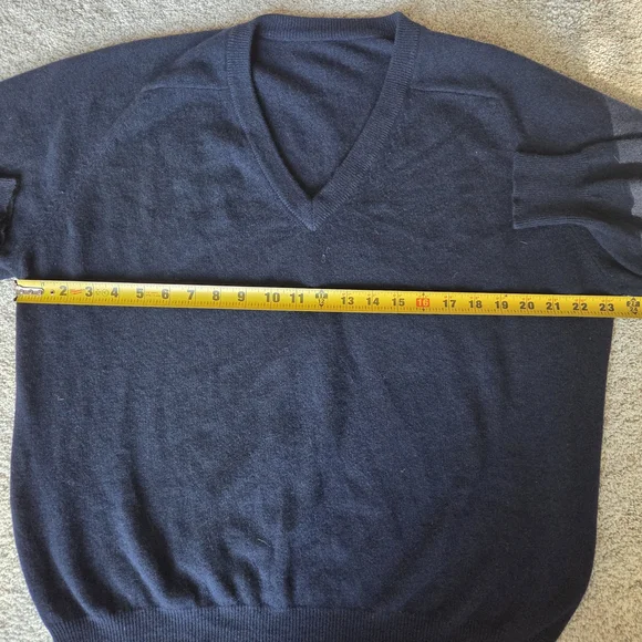 Men's Navy Cashmere V-Neck Sweater - Picture 3 of 8
